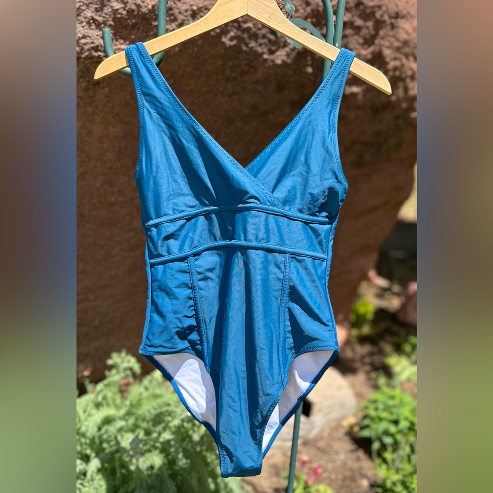 Cupshe Deep Blue One-Piece Swimsuit with Flattering V-Neck & Empire Waist Size S